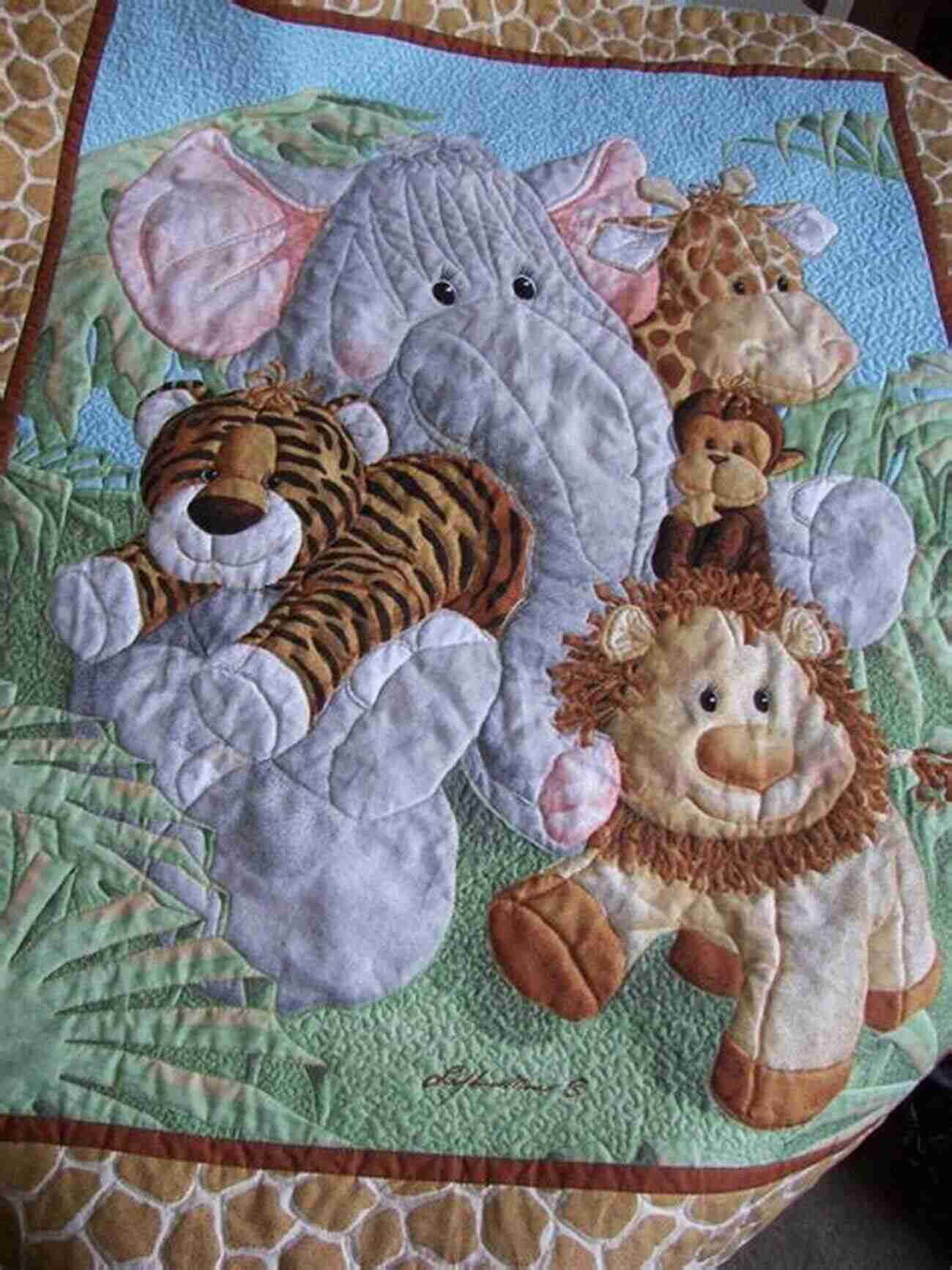 Adorable Baby Quilt With Cute Animal Prints For Boys And Girls Quilt Essentials Baby Quilts With Sweet Appeal: 5 Quick Baby Quilts For Boys Girls