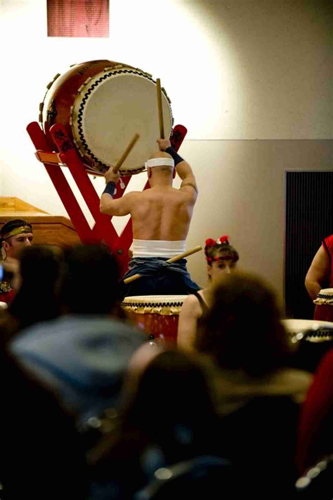 Asian American Taiko Drums At American Crossroads 55 Louder And Faster: Pain Joy And The Body Politic In Asian American Taiko (American Crossroads 55)