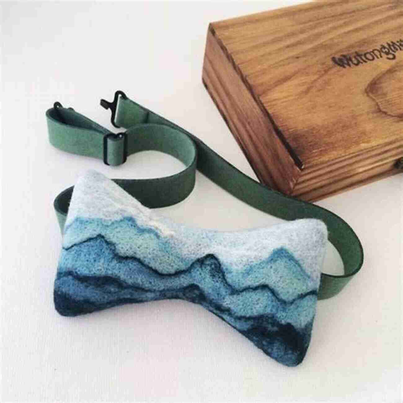 Fashionable And Quirky Felt Bow Ties Felt Decorations: 15 Eye Popping Projects To Create