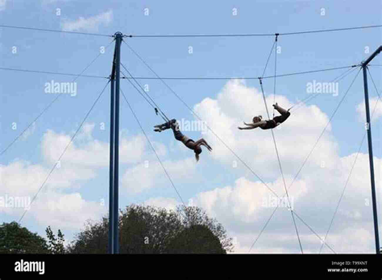 Gretchen Minton Soaring Through The Air On A Trapeze Circus Acrobats With 100 Photos Gretchen E Minton