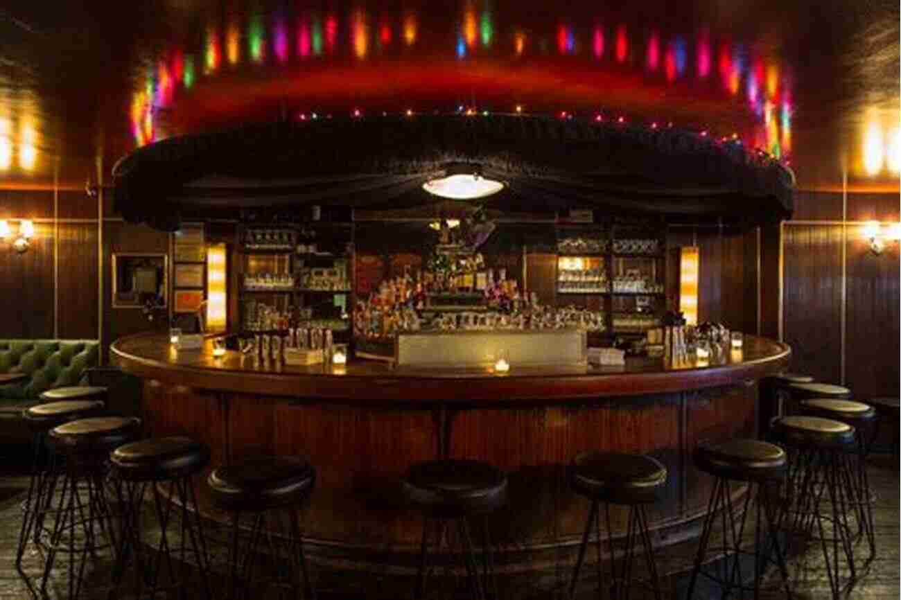 Holiday Cocktail Lounge Retro Dive Bar New York City S Best Dive Bars: Drinking And Diving In The Big Apple