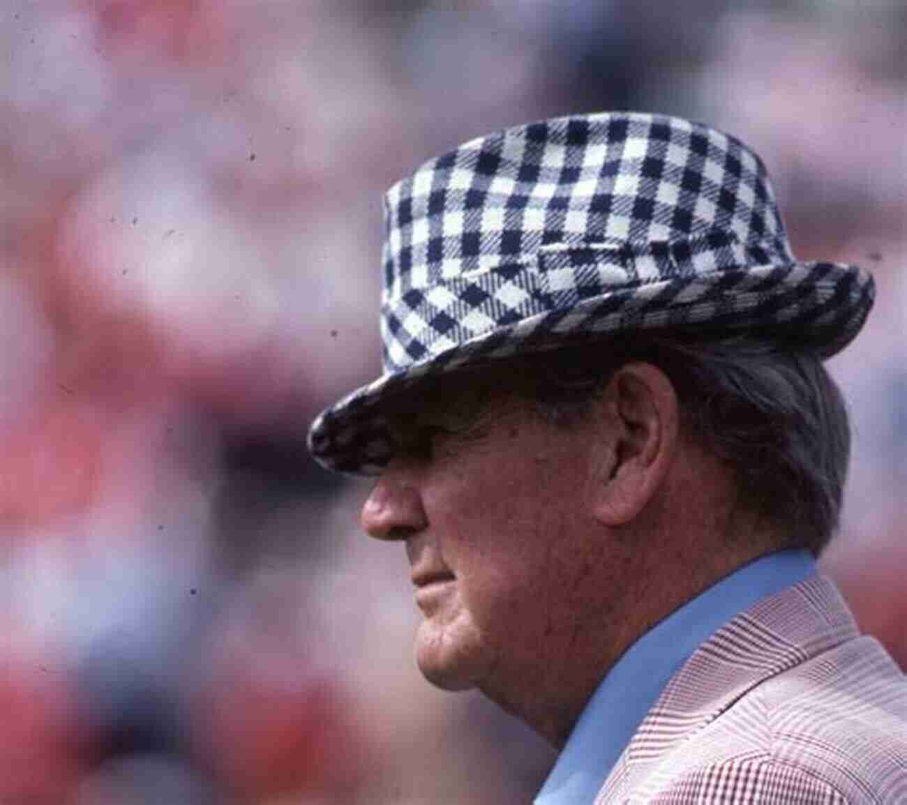 Paul Bear Bryant The Legendary Football Coach Coach: The Life Of Paul Bear Bryant